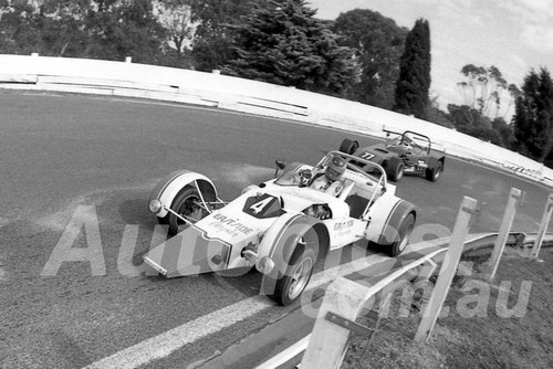 77180 - Ross Wemyss, Farrell Galant & Murray Wilson, MKW Corolla  - Sandown - 17th April 1977 - Photographer Peter D'Abbs