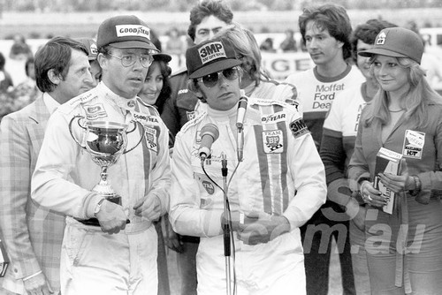 77188 - Allan Moffat & Colin Bond, Falcon XB GT - Sandown - 17th April 1977 - Photographer Peter D'Abbs