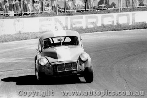 70116 - David Birks - Morris Ninor Peugout - Oran Park 1970