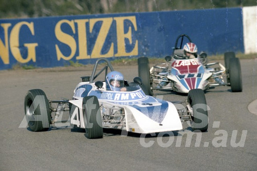 80115 - Charlie  Elfin, Jeff Besnard, Mawer - Formula Ford - Oran Park 1980 - Photographer Lance J Ruting