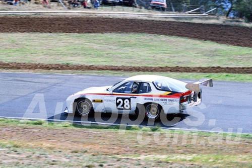 82141 - Colin Bond Porsche 944  - Baskerville 10th October 1982  - Photographer  Keith Midgley