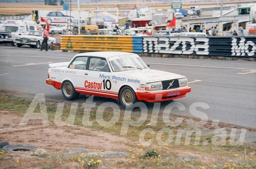 86106 - Robbie Francevic, Volvo 240T - Symmons Plains, 9th March 1986 - Photographer Keith Midgley