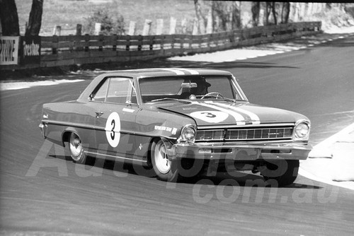 66305 - Norm Beechey, Chev Nova - Bathurst 1966 - Photographer Lance J Ruting