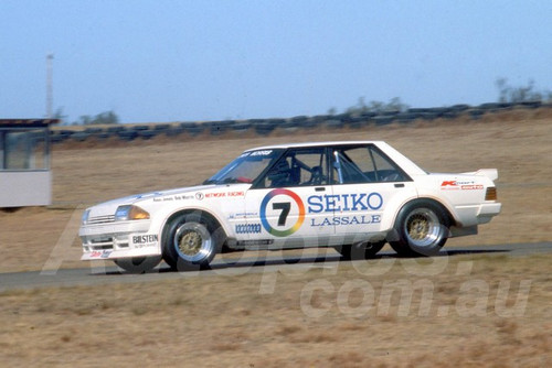 82170 - Bob Morris, Falcon XE - Oran Park 25th April 1982 - Photographer Lance J Ruting