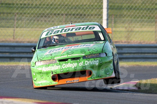 99065 - Chris Smerdon, Holden Commodore VS - Sandown 27th June 1999 - Photographer Marshall Cass