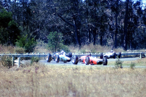 65816 - Graham Hill, Brabham & Jim Clark, Lotus - Warwick Farm 14th February 1967