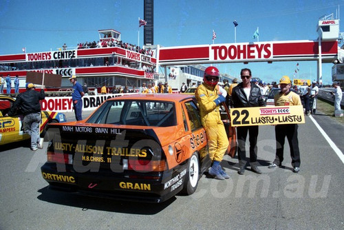 88817 - GRAHAM LUSTY / JOHN LUSTY, Commodore VL - Bathurst 1000, 1988 - Photographer Lance J Ruting