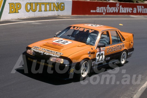 88818 - GRAHAM LUSTY / JOHN LUSTY, Commodore VL - Bathurst 1000, 1988 - Photographer Lance J Ruting