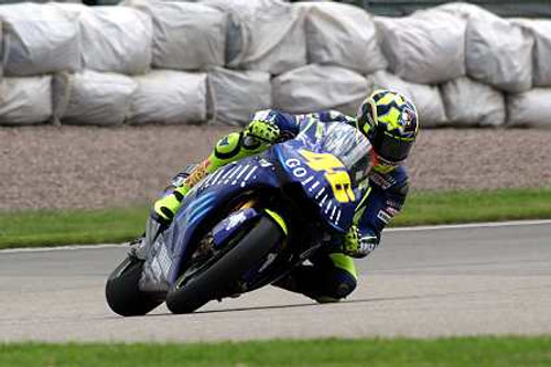 204301 - Valentino Rossi  Yamaha - Moto GP Sachsenring Germany July 2004