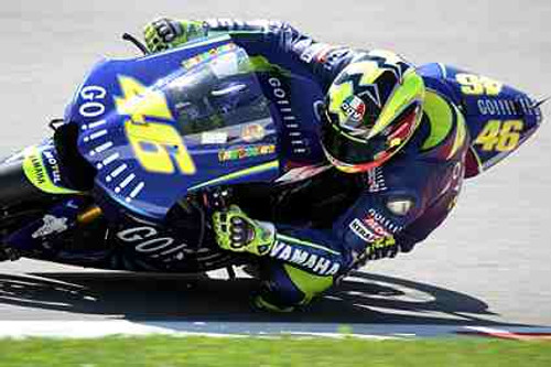 204303 - Valentino Rossi  Yamaha - Moto GP Sachsenring Germany July 2004