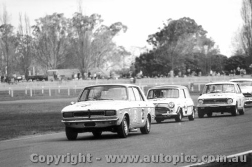 69060 - L. Attlee Hillman Hunter / C. Plant Morris Cooper S - Warwick Farm 1969