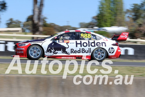 19400 - Craig Lowndes & Jamie Whincup, Holden Commodore ZB - Bathurst 1000, 2019