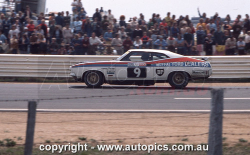 76831  - Allan Moffat & Vern Schuppan, Hardie Ferodo 1000, Bathurst, 1976, Ford Falcon XB GT - Photographer Ian Reynolds
