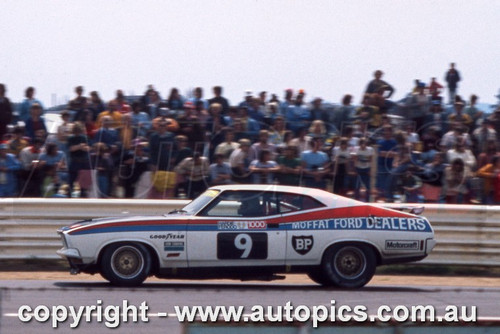 76835 - Allan Moffat & Vern Schuppan, Hardie Ferodo 1000, Bathurst, 1976, Ford Falcon XB GT - Photographer Ian Reynolds