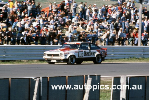 79868  -  Peter Brock / Jim Richards - Bathurst 1979 - Holden Torana A9X  - Photographer Ian Reynolds