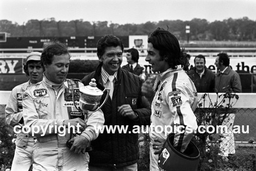 74222 - Peter Brock - Sandown 1974 - Photographer Peter D'Abbs