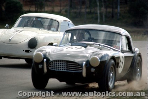 65435 - R. Thorp  AC Cobra  - Lakeside 1965 - Photographer John Stanley