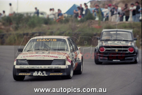 87AM05PD1000 - Noel Davis - Commodore - Sport Sedan Series - Amaroo Park Raceway 1987