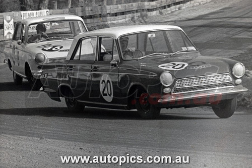 63BA10IT7002 - Bob Jane & Harry Firth,  Armstrong 500, Bathurst, 1963, Ford Cortina GT - Photographer - Ian Thorn