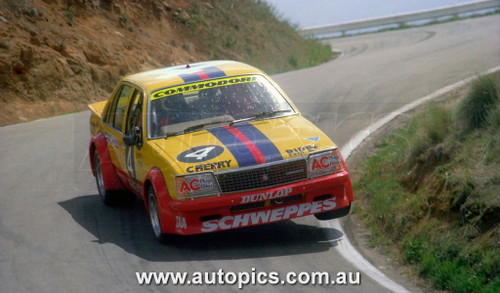 83BA10LR7028 - Peter Janson & David Parsons, James Hardie 1000, Bathurst, 1983, Holden Commodore VH - Photographer - Lance Ruting 83BA10LR7028 - Peter Janson & David Parsons, James Hardie 1000, Bathurst, 1983, Holden Commodore VH - Photographer - Lance Ruting