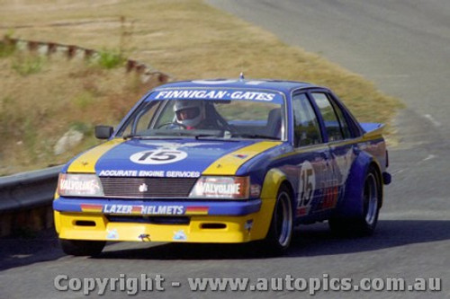 82012 - Finnigan / Gates  Holden Commodre VH - Amaroo 1982