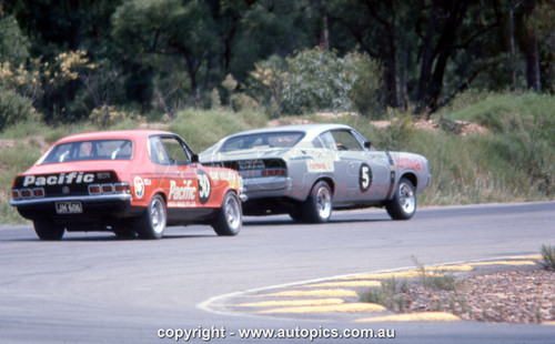 72AM003BJ7018 - Tony Allen (Valliant Charger E38) also Unknown Driver (Holden Torana XU1), National Open Meeting, Amaroo Park Raceway,  4th June, 1972 - Photographer - Bob Jess