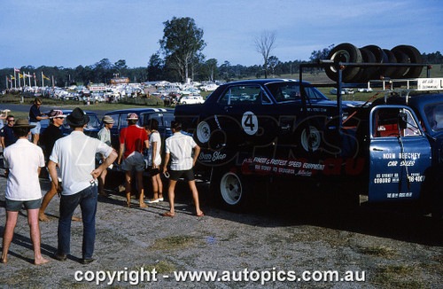 64LS07DM7004 - Neptune Racing Team - Norm Beechey Holden  EH S4, jim McKeown, Lous Cortina & Peter Manton, Morris Cooper S - Lakeside 1964 -  Photographer  Doug Mayes