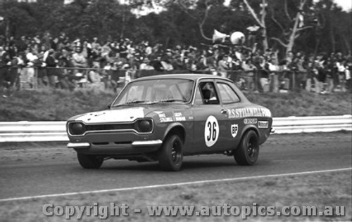 75029  - M. Stillwell / G. Brabham  Escort MK1 RS2000 - Sandown 1975