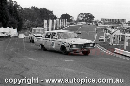 70SA09PD7005 - Norm Beechey, Sandown Three Hour 250, Sandown, 13th September, 1970, Chrysler VG Valliant Pacer 4 Barrel - Photographer Peter D'Abbs