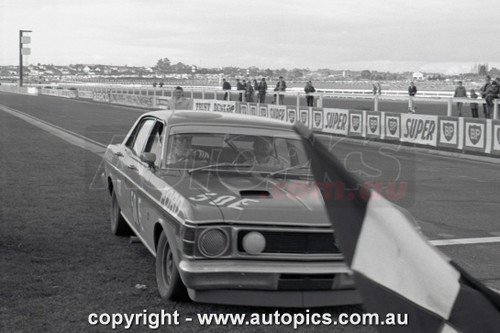 70SA09PD7019 - Allan Moffat, Sandown Three Hour 250, Sandown, 13th September, 1970, Ford XW Falcon GTHO Phase II - Photographer Peter D'Abbs