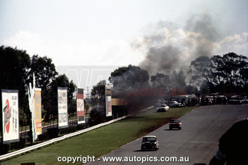 69SA09PD7030 - Spencer Martin & Kevin Bartlett, Sandown Three Hour Datsun Trophy Race, Sandown, 14th September, 1969, Holden HT Monaro GTS 350 - Photographer Peter D'Abbs