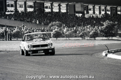 79SA09PD7010 - Peter Brock, Hang Ten 400, Sandown International Motor Raceway, 9th September, 1979, Holden LX Torana SS A9X Hatchback - Photographer Peter D'Abbs