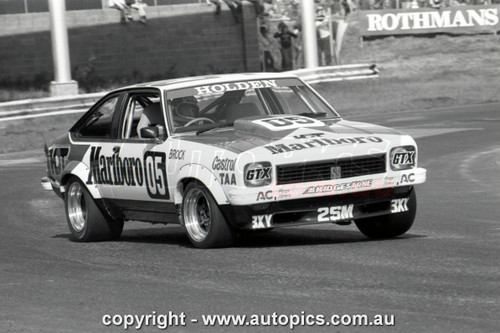 79SA09PD7021 - Peter Brock, Hang Ten 400, Sandown International Motor Raceway, 9th September, 1979, Holden LX Torana SS A9X Hatchback - Photographer Peter D'Abbs