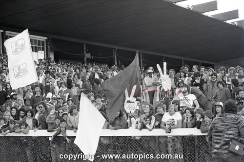 79SA09PD7043 - Crowd Shot, Hang Ten 400, Sandown International Motor Raceway, 9th September, 1979  - Photographer Peter D'Abbs