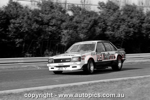 81SA09DH7011 - Peter Brock, Hang Ten 400, Sandown International Motor Raceway, 13th September, 1981, Holden Commodore VC - Photographer Peter D'Abbs
