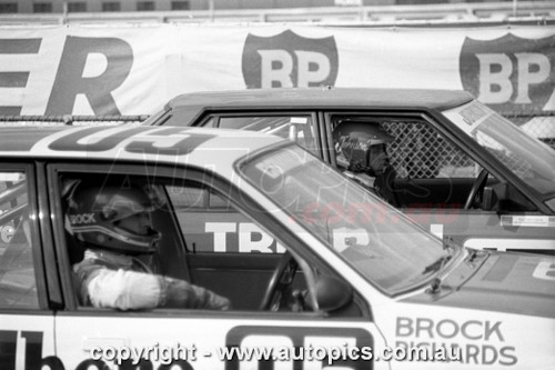 81SA09DH7022 - Peter Brock, Hang Ten 400, Sandown International Motor Raceway, 13th September, 1981, Holden Commodore VC - Photographer Peter D'Abbs