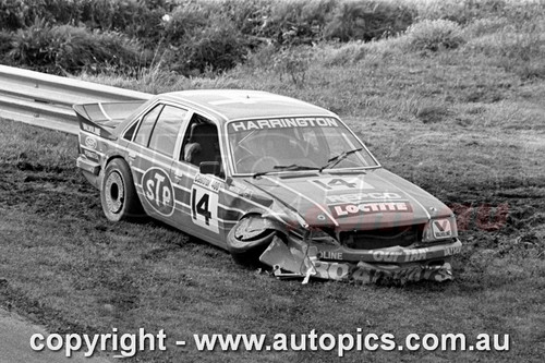 82SA09DH7015 - Steve Harrington, Castrol 400, Sandown International Motor Raceway, 12th September, 1982, Holden Commodore VH SS   - Photographer Darren House