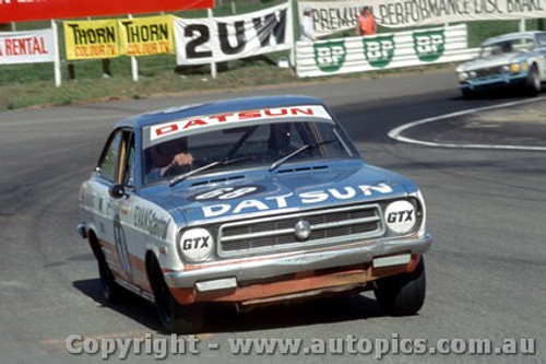 75771  - R. Bonhomme / J. Leighton Datsun 1200 Coupe -  Bathurst 1975