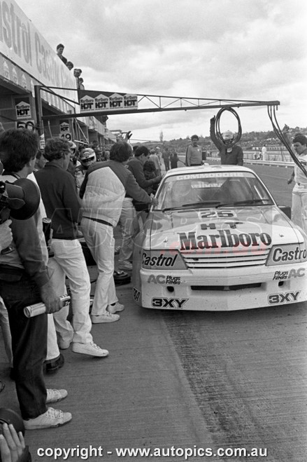 84SA09DH7031 - John Harvey & David Parsons, Castrol 500, Sandown International Motor Raceway, 9th September, 1984, Holden Commodore VK - Photographer Darren House