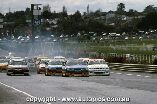 95SA09RS7025 - Start Of Race, Sandown 500, Sandown International Motor Raceway, 3rd of September, 1995, Ford EF Falcon - Photographer Ray Simpson