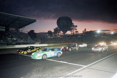 95EC08LR7006 - Start Of Race, Eastern Creek, 12 Hour, 27/08/1995 - Photographer Lance J Ruting
