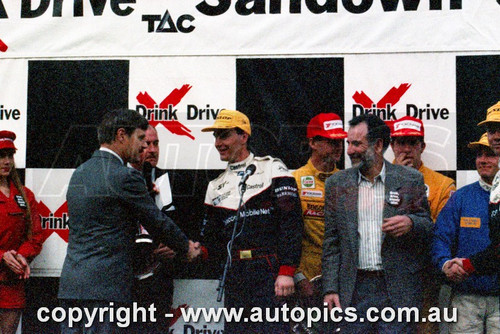 92SA09PD7012 - Tomas Mezera & Brad Jones, Sandown 500, Sandown International Motor Raceway, 13th of September, 1992, Holden VP Commodore - Photographer Peter D'Abbs