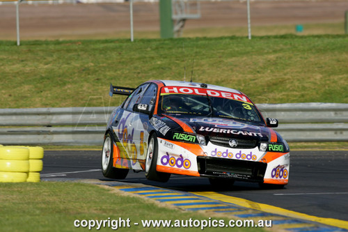 05SA09MC7029 - Jason Richards & Jamie Whincup, Sandown Betta Electrical 500, Sandown International Motor Raceway, 11th of September, 2005, Holden Commodore VZ - Photographer Marshall Cass