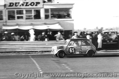 73735  -  D. Clement / N. Mason  Morris Cooper s -  Bathurst 1973 -