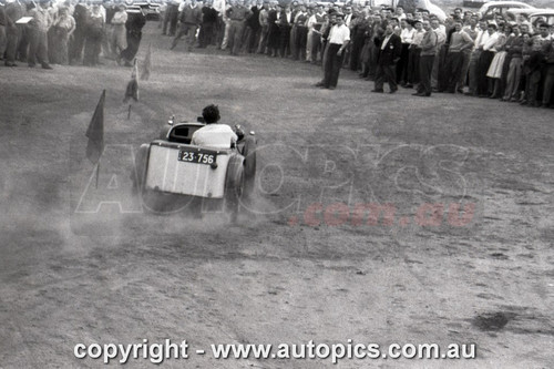 57TH11PD4522 - Templestowe Hill Climb, Templestowe, Victoria, November, 1957 - Photographer Peter D'Abbs 