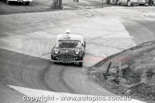 57TH11PD4533 - Templestowe Hill Climb, Templestowe, Victoria, November, 1957 - Photographer Peter D'Abbs 