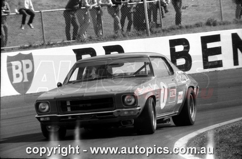 72146 - Bob Jane, Oran Park, 16/8/1972, Holden Monaro  