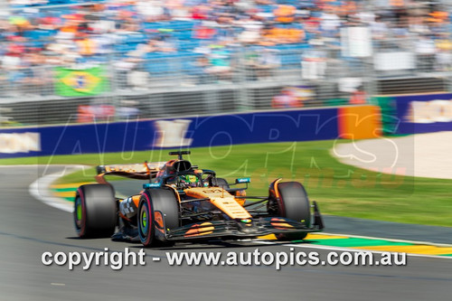 25AGP03RB3040 - Oscar Piastri, Formula 1 Louis Vuitton Australian Grand Prix, Melbourne Grand Prix Circuit, 14–16th of March, 2025, McLaren-Mercedes