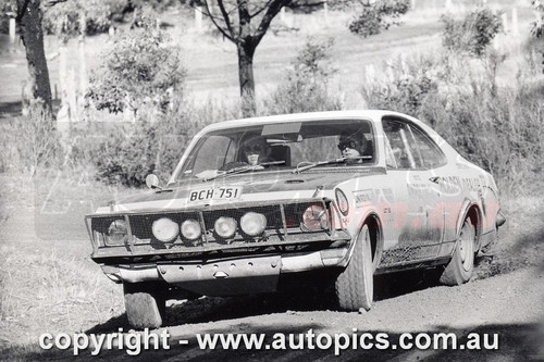 70RA06LR2503 - Barry Ferguson & David Johnson, Holden Monaro GTS 350 - Ampol Trial Rally, Around Australia, 1970 - Photographer Lance J Ruting