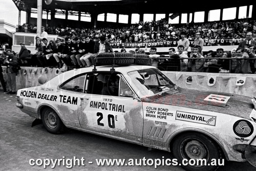 70RA06LR2518 - Colin Bond, Brian Hope & Tony Roberts, Holden Monaro HT GTS 350 - Ampol Trial Rally, Around Australia, 1970, Third Place - Photographer Lance J Ruting